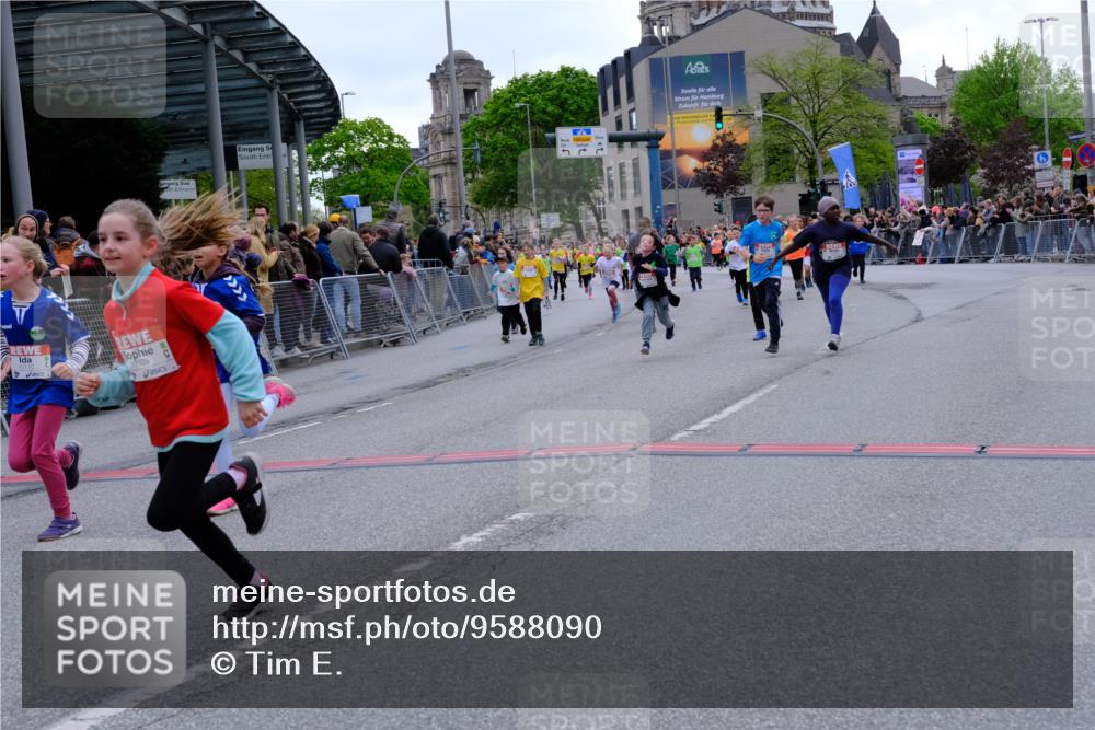 25.04.2026 - Das Zehntel Tim E. http://msf.ph/oto/9588090 25.04.2026 13:00:46 Ziel 10058, 10108, 10110, 10277, 10545, 10578, 10713, 10714, 10919, 10929, 11305, 11311, 11381, 11798, 11817, 11880, 11929, 12183, 12280, 12335, 12340, 12454, 12494, 12612, 12634, 12694, 12704, 12996 meine-sportfotos.de