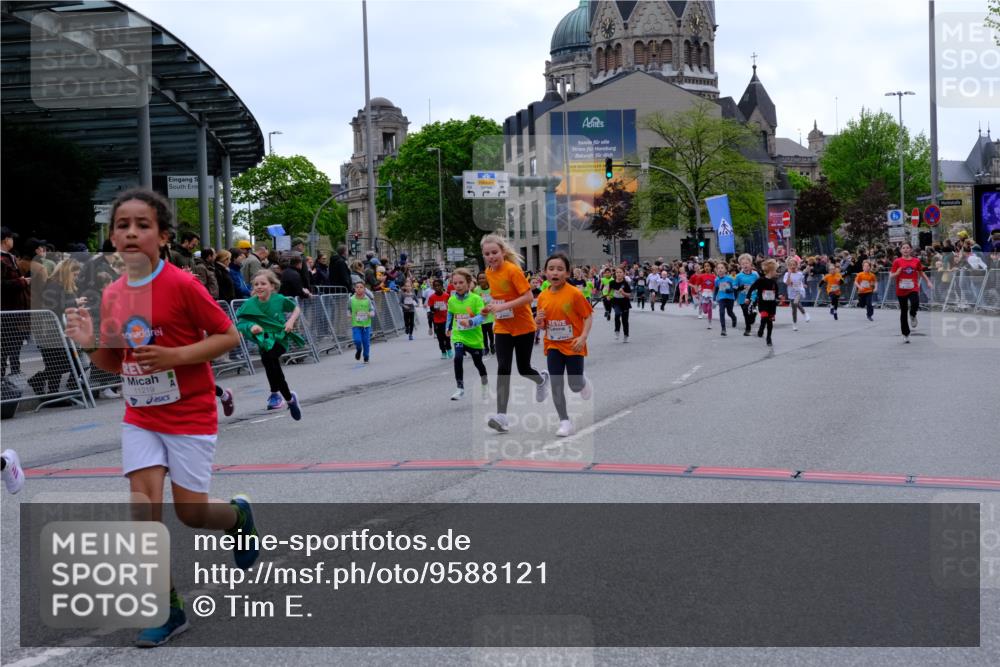 25.04.2026 - Das Zehntel Tim E. http://msf.ph/oto/9588121 25.04.2026 13:00:55 Ziel 10127, 10277, 10329, 10330, 10450, 10458, 10545, 10578, 10626, 10628, 10733, 10739, 10749, 10884, 10908, 11212, 11219, 11228, 11237, 11295, 11305, 11381, 11587, 11688, 11775, 11880, 11899, 11929, 12230, 12236, 12280, 12364, 12372, 12440, 12451, 12486, 12494, 12619, 12967 meine-sportfotos.de