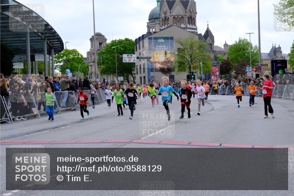 25.04.2026 - Das Zehntel Tim E. http://msf.ph/oto/9588129 25.04.2026 13:00:57 Ziel 10127, 10277, 10329, 10330, 10450, 10458, 10626, 10628, 10733, 10739, 10749, 10884, 10908, 11212, 11219, 11228, 11237, 11295, 11297, 11381, 11386, 11419, 11587, 11688, 11775, 11880, 11899, 11929, 12230, 12236, 12364, 12372, 12440, 12451, 12486, 12494, 12532, 12619, 12620, 12967 meine-sportfotos.de