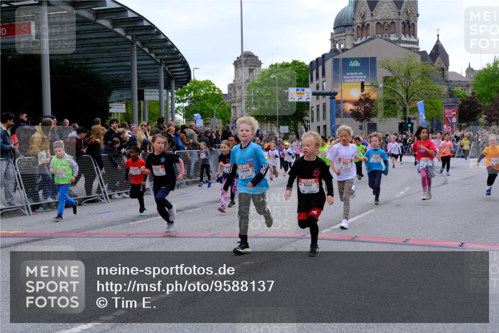 25.04.2026 - Das Zehntel Tim E. http://msf.ph/oto/9588137 25.04.2026 13:00:59 Ziel 10127, 10329, 10330, 10450, 10458, 10626, 10628, 10733, 10739, 10749, 10884, 10908, 10941, 10956, 11212, 11219, 11223, 11228, 11237, 11295, 11297, 11301, 11386, 11419, 11587, 11688, 11775, 11878, 11887, 11899, 12230, 12236, 12364, 12372, 12440, 12451, 12486, 12532, 12619, 12620, 12879, 12889, 12934, 12967, 12973 meine-sportfotos.de