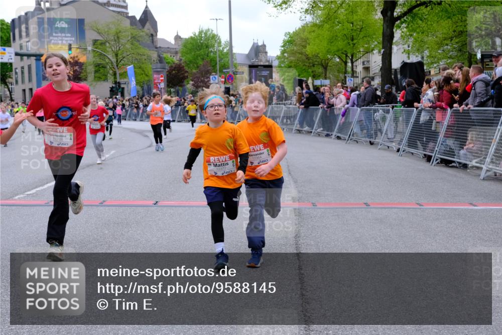 25.04.2026 - Das Zehntel Tim E. http://msf.ph/oto/9588145 25.04.2026 13:01:01 Ziel 10329, 10330, 10626, 10628, 10733, 10739, 10749, 10908, 10941, 10956, 11212, 11223, 11228, 11237, 11295, 11297, 11301, 11386, 11389, 11419, 11557, 11688, 11878, 11887, 11898, 11899, 12230, 12236, 12364, 12372, 12440, 12451, 12486, 12532, 12619, 12620, 12879, 12889, 12934, 12939, 12973 meine-sportfotos.de