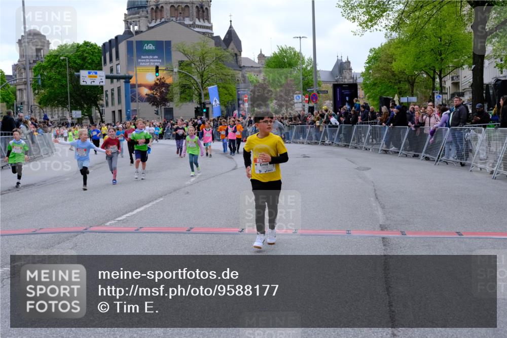 25.04.2026 - Das Zehntel Tim E. http://msf.ph/oto/9588177 25.04.2026 13:01:10 Ziel 10442, 10537, 10676, 10686, 10700, 10747, 10763, 10941, 10956, 11109, 11223, 11301, 11389, 11517, 11557, 11622, 11631, 11789, 11811, 11878, 11887, 11898, 12078, 12096, 12121, 12128, 12130, 12487, 12698, 12727, 12879, 12889, 12934, 12939, 12973 meine-sportfotos.de