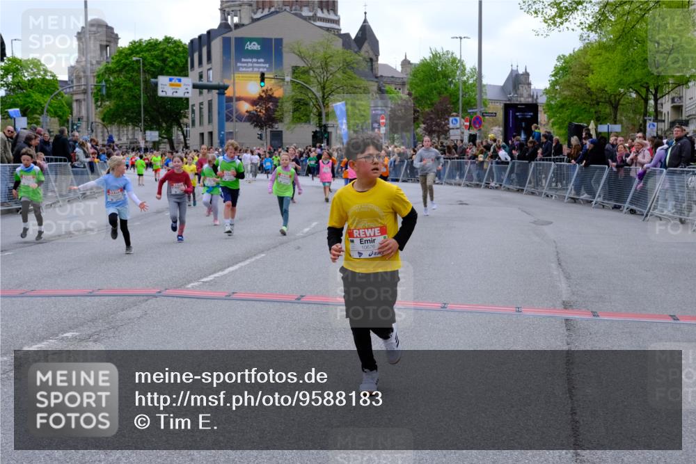 25.04.2026 - Das Zehntel Tim E. http://msf.ph/oto/9588183 25.04.2026 13:01:11 Ziel 10442, 10537, 10676, 10686, 10700, 10747, 10763, 10941, 10956, 11109, 11389, 11517, 11557, 11572, 11573, 11622, 11631, 11789, 11811, 11887, 11898, 12078, 12096, 12121, 12128, 12130, 12273, 12361, 12377, 12487, 12698, 12727, 12934, 12939, 12973 meine-sportfotos.de