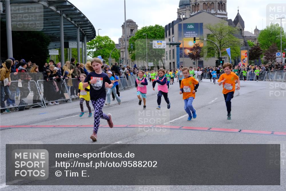 25.04.2026 - Das Zehntel Tim E. http://msf.ph/oto/9588202 25.04.2026 13:01:16 Ziel 10369, 10537, 10676, 10686, 10700, 10747, 10763, 10810, 10818, 11155, 11302, 11517, 11572, 11573, 11631, 12078, 12096, 12121, 12128, 12130, 12273, 12361, 12362, 12377, 12487, 12698, 12727 meine-sportfotos.de