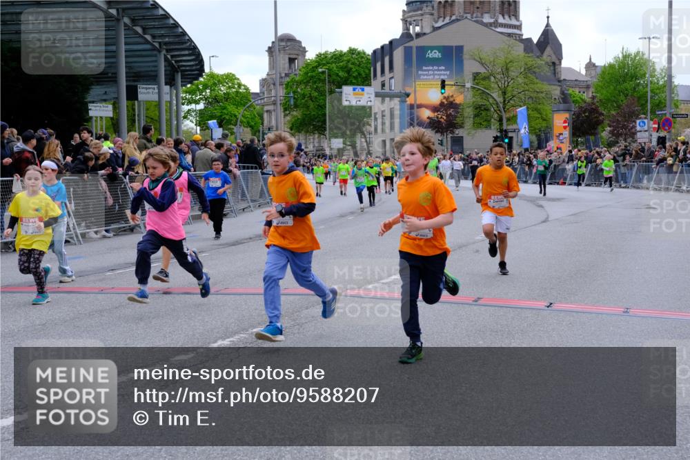 25.04.2026 - Das Zehntel Tim E. http://msf.ph/oto/9588207 25.04.2026 13:01:17 Ziel 10369, 10537, 10686, 10700, 10747, 10763, 10810, 10818, 11155, 11302, 11517, 11572, 11573, 12078, 12096, 12121, 12128, 12130, 12273, 12361, 12362, 12377, 12487 meine-sportfotos.de
