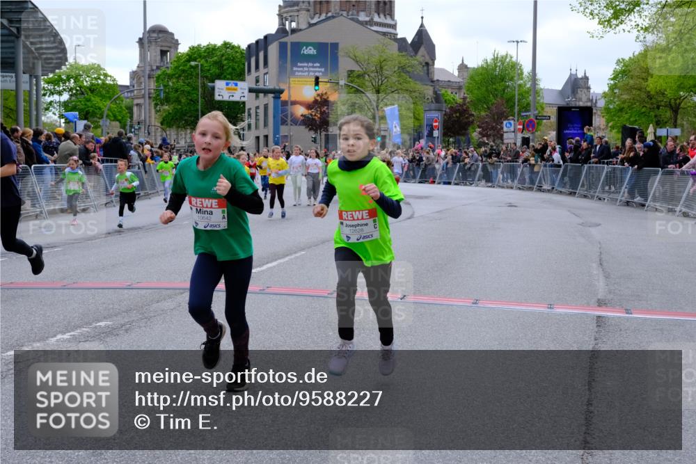 25.04.2026 - Das Zehntel Tim E. http://msf.ph/oto/9588227 25.04.2026 13:01:26 Ziel 10369, 10468, 10566, 10577, 10608, 10610, 10642, 10810, 10818, 10835, 11137, 11155, 11361, 12054, 12055, 12237, 12274, 12282, 12329, 12343, 12491, 12604, 12624, 12628, 12658, 12660, 12719, 12905, 12912 meine-sportfotos.de