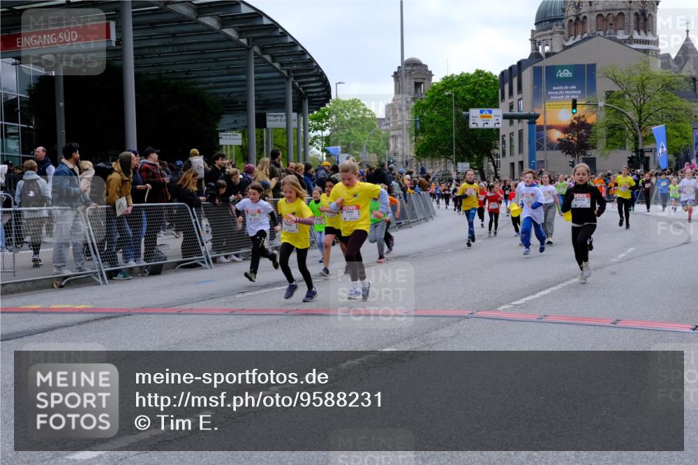 25.04.2026 - Das Zehntel Tim E. http://msf.ph/oto/9588231 25.04.2026 13:01:29 Ziel 10468, 10566, 10577, 10608, 10610, 10642, 10835, 10937, 10944, 11137, 11361, 11782, 12054, 12055, 12237, 12274, 12282, 12300, 12329, 12343, 12491, 12604, 12624, 12628, 12658, 12660, 12719, 12905, 12912 meine-sportfotos.de