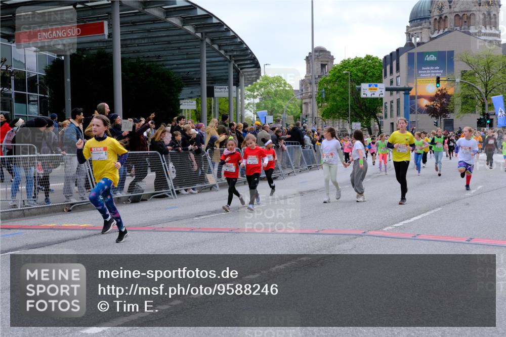 25.04.2026 - Das Zehntel Tim E. http://msf.ph/oto/9588246 25.04.2026 13:01:33 Ziel 10337, 10343, 10468, 10608, 10610, 10725, 10787, 10796, 10817, 10821, 10835, 10910, 10917, 10937, 10944, 11137, 11361, 11447, 11460, 11472, 11782, 12054, 12055, 12237, 12274, 12282, 12300, 12329, 12343, 12658, 12719, 12905, 12912 meine-sportfotos.de