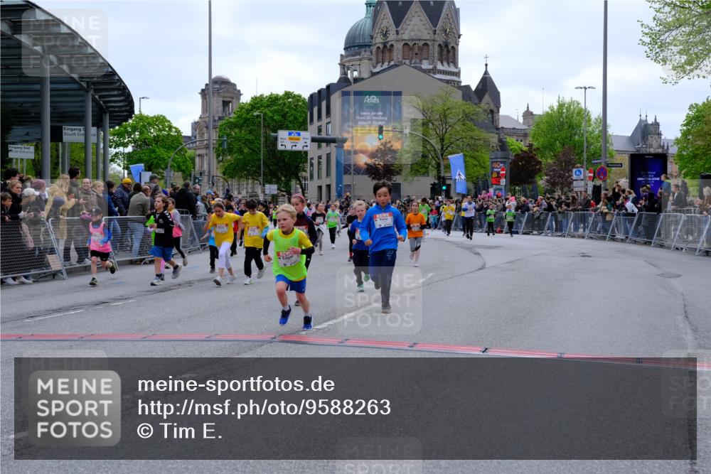 25.04.2026 - Das Zehntel Tim E. http://msf.ph/oto/9588263 25.04.2026 13:01:38 Ziel 10052, 10139, 10335, 10337, 10343, 10457, 10528, 10725, 10787, 10796, 10817, 10821, 10910, 10917, 10937, 10944, 11447, 11460, 11472, 11547, 11560, 11675, 11779, 11782, 11826, 12300, 12329, 12343, 12420, 12427, 12522, 12658, 12703, 12905, 12912, 13002 meine-sportfotos.de