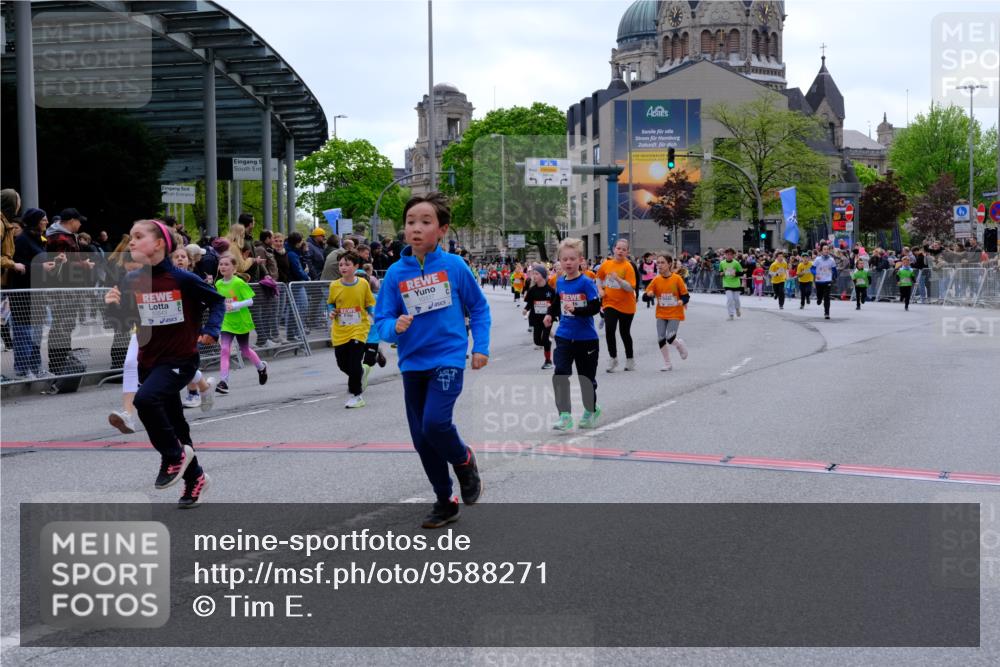 25.04.2026 - Das Zehntel Tim E. http://msf.ph/oto/9588271 25.04.2026 13:01:39 Ziel 10052, 10139, 10335, 10337, 10343, 10457, 10528, 10725, 10787, 10788, 10796, 10809, 10817, 10821, 10910, 10917, 10937, 10944, 11447, 11460, 11472, 11547, 11560, 11675, 11779, 11782, 11826, 12300, 12338, 12344, 12420, 12427, 12522, 12703, 13002 meine-sportfotos.de
