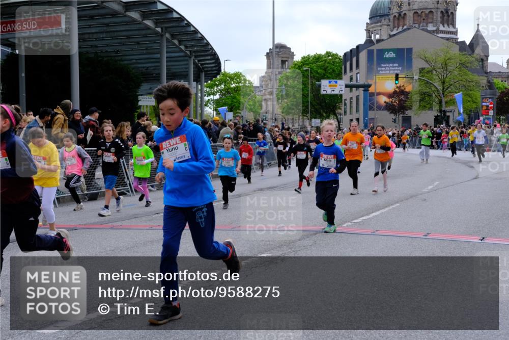 25.04.2026 - Das Zehntel Tim E. http://msf.ph/oto/9588275 25.04.2026 13:01:40 Ziel 10052, 10139, 10335, 10337, 10343, 10457, 10528, 10725, 10787, 10788, 10796, 10809, 10817, 10821, 10910, 10917, 10937, 10944, 11447, 11460, 11472, 11547, 11560, 11675, 11779, 11826, 12300, 12338, 12344, 12420, 12427, 12522, 12703, 13002 meine-sportfotos.de