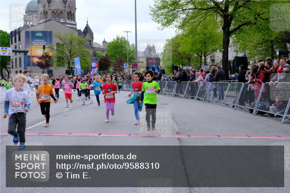 25.04.2026 - Das Zehntel Tim E. http://msf.ph/oto/9588310 25.04.2026 13:01:52 Ziel 10318, 10384, 10390, 10843, 11098, 11191, 11195, 11245, 11532, 11595, 11602, 11614, 11621, 11630, 11665, 11674, 11717, 11728, 11730, 11859, 11861, 11866, 12094, 12122, 12332, 12342, 12348, 12354, 12380, 12533, 12702 meine-sportfotos.de