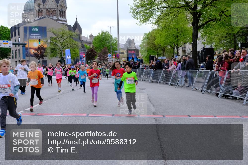 25.04.2026 - Das Zehntel Tim E. http://msf.ph/oto/9588312 25.04.2026 13:01:53 Ziel 10182, 10204, 10318, 10384, 10390, 10843, 11098, 11191, 11195, 11245, 11485, 11532, 11595, 11602, 11614, 11621, 11630, 11665, 11674, 11717, 11728, 11730, 11859, 11861, 11866, 12094, 12122, 12332, 12342, 12348, 12354, 12380, 12533, 12702 meine-sportfotos.de