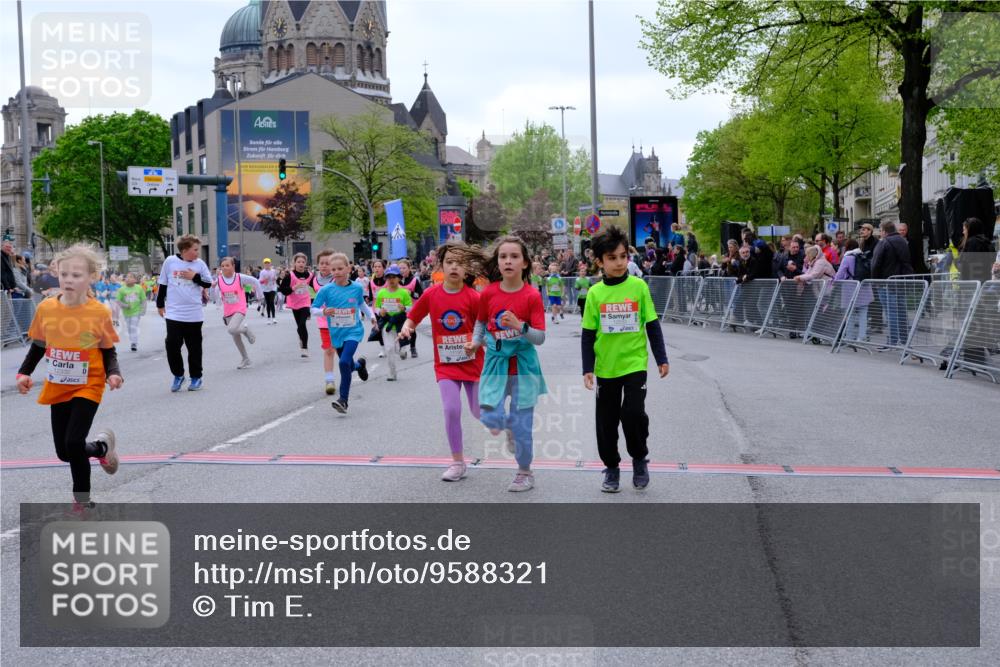 25.04.2026 - Das Zehntel Tim E. http://msf.ph/oto/9588321 25.04.2026 13:01:54 Ziel 10182, 10204, 10318, 10384, 10390, 10843, 11191, 11195, 11239, 11245, 11485, 11532, 11595, 11602, 11614, 11621, 11630, 11665, 11674, 11717, 11728, 11730, 11859, 11866, 12094, 12122, 12332, 12348, 12354, 12380, 12533, 12702, 13022, 13023 meine-sportfotos.de