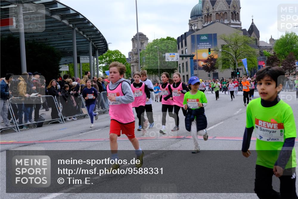 25.04.2026 - Das Zehntel Tim E. http://msf.ph/oto/9588331 25.04.2026 13:01:57 Ziel 10182, 10204, 10318, 10390, 10939, 11191, 11195, 11239, 11385, 11391, 11485, 11532, 11595, 11602, 11621, 11630, 11665, 11728, 11730, 11866, 12062, 12069, 12074, 12332, 12348, 12354, 12380, 12488, 12533, 12702, 13022, 13023 meine-sportfotos.de