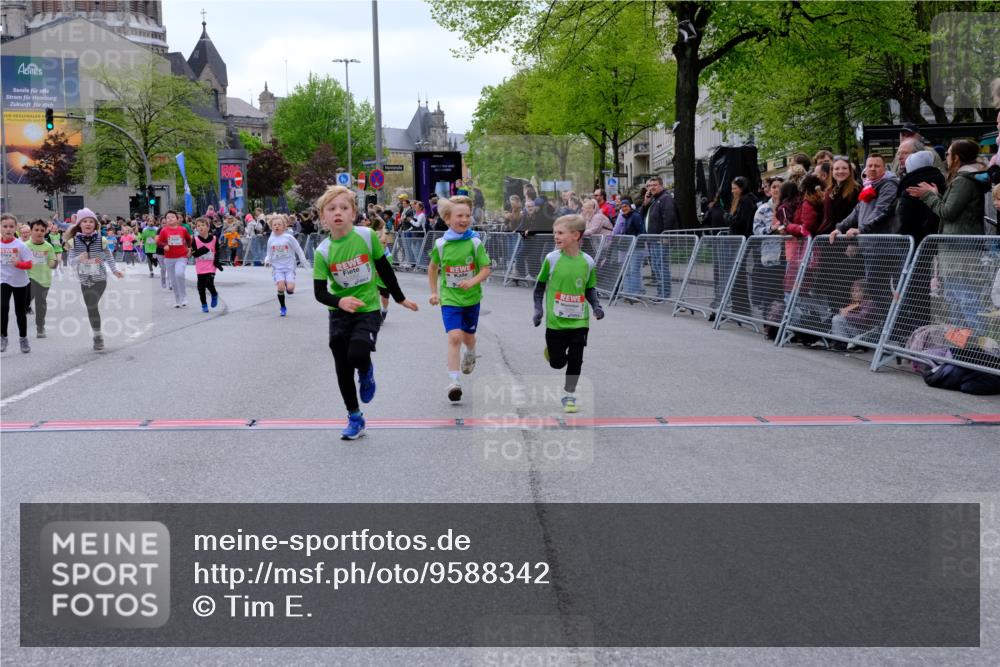 25.04.2026 - Das Zehntel Tim E. http://msf.ph/oto/9588342 25.04.2026 13:02:01 Ziel 10182, 10204, 10318, 10697, 10924, 10939, 11112, 11218, 11239, 11321, 11335, 11385, 11391, 11413, 11414, 11416, 11485, 11529, 11532, 11595, 11602, 11621, 11630, 12062, 12063, 12069, 12074, 12085, 12488, 12702, 12910, 12914, 13022, 13023 meine-sportfotos.de