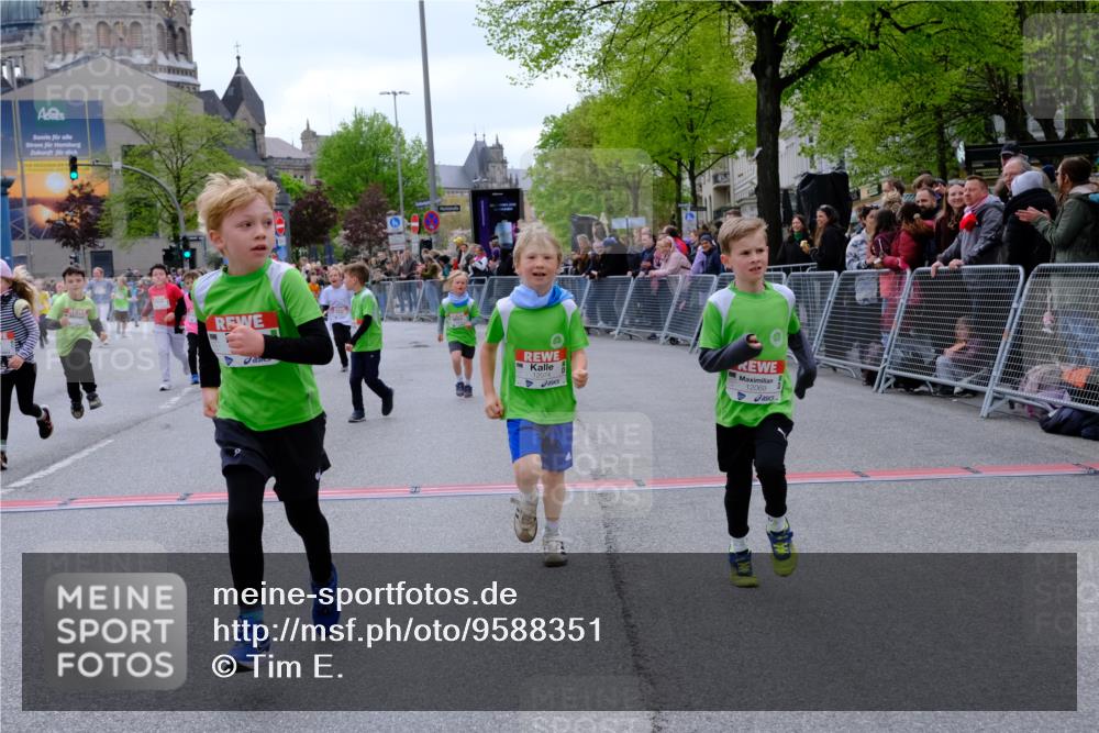 25.04.2026 - Das Zehntel Tim E. http://msf.ph/oto/9588351 25.04.2026 13:02:02 Ziel 10182, 10204, 10647, 10697, 10924, 10939, 11112, 11218, 11239, 11321, 11335, 11385, 11391, 11413, 11414, 11416, 11485, 11529, 11532, 11595, 11602, 11621, 11630, 12062, 12063, 12069, 12074, 12085, 12488, 12702, 12910, 12914, 13022, 13023 meine-sportfotos.de