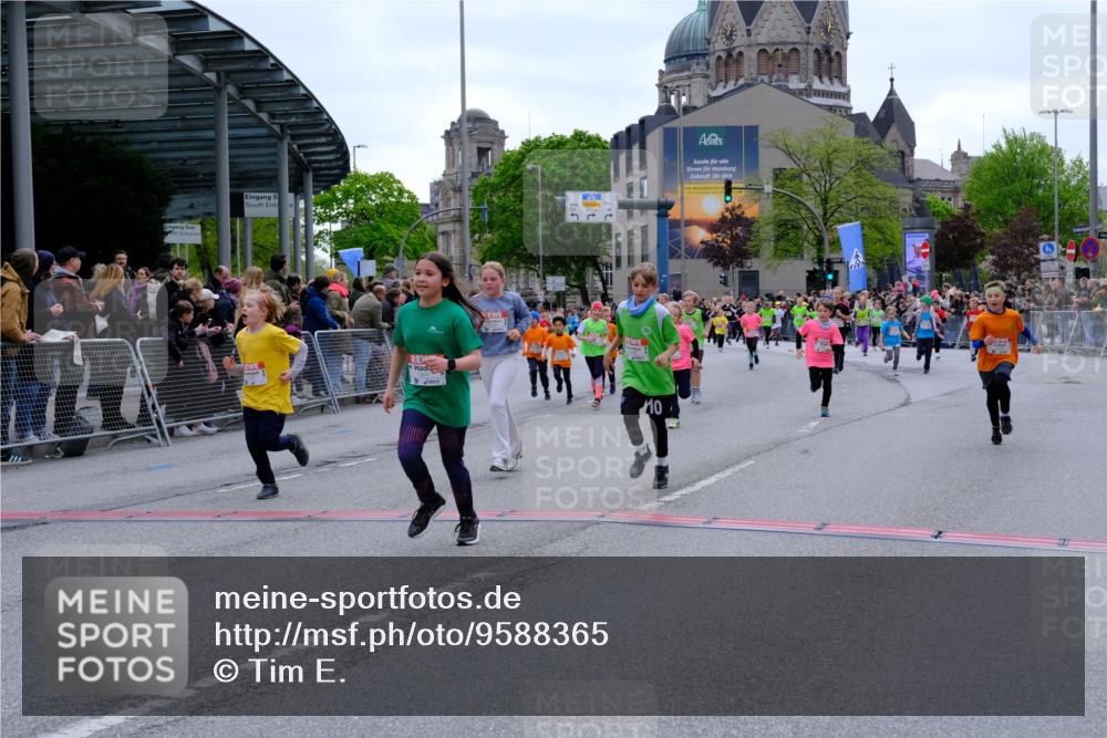 25.04.2026 - Das Zehntel Tim E. http://msf.ph/oto/9588365 25.04.2026 13:02:08 Ziel 10063, 10073, 10647, 10664, 10697, 10740, 10758, 10759, 10924, 10939, 11112, 11218, 11321, 11335, 11385, 11391, 11413, 11414, 11416, 11529, 11594, 11797, 12063, 12069, 12074, 12085, 12185, 12333, 12334, 12339, 12358, 12473, 12508, 12509, 12910, 12914 meine-sportfotos.de