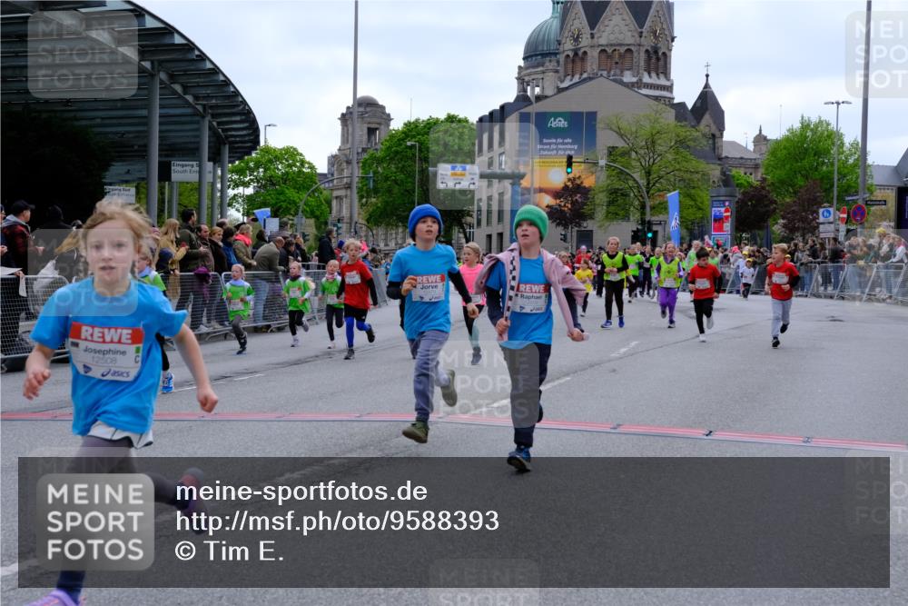 25.04.2026 - Das Zehntel Tim E. http://msf.ph/oto/9588393 25.04.2026 13:02:14 Ziel 10063, 10073, 10075, 10647, 10664, 10692, 10699, 10740, 10758, 10759, 10913, 10918, 11594, 11797, 11891, 11964, 11978, 12077, 12079, 12081, 12117, 12185, 12229, 12244, 12333, 12334, 12339, 12358, 12473, 12508, 12509 meine-sportfotos.de