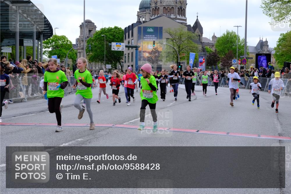 25.04.2026 - Das Zehntel Tim E. http://msf.ph/oto/9588428 25.04.2026 13:02:22 Ziel 10075, 10077, 10095, 10138, 10144, 10145, 10163, 10206, 10227, 10325, 10692, 10699, 10736, 10834, 10839, 10886, 10913, 10918, 10958, 10968, 10969, 11042, 11192, 11220, 11289, 11558, 11577, 11588, 11891, 11964, 11978, 12077, 12079, 12081, 12119, 12229, 12244, 12652, 12656, 12679, 12705, 12711, 12878, 12902, 12904, 12906, 13001 meine-sportfotos.de