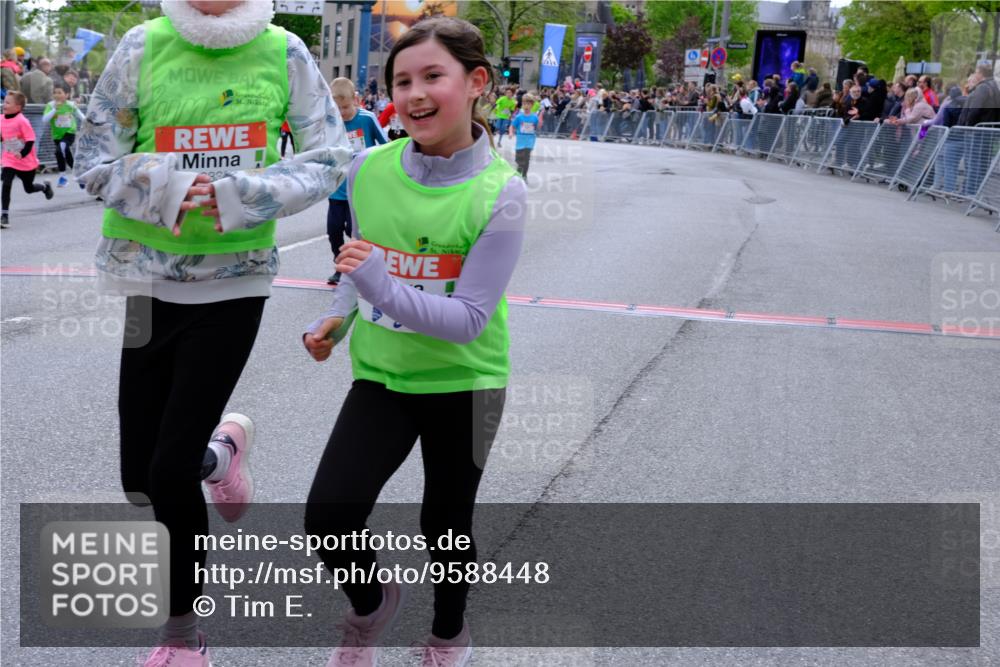25.04.2026 - Das Zehntel Tim E. http://msf.ph/oto/9588448 25.04.2026 13:02:29 Ziel 10046, 10050, 10077, 10095, 10138, 10144, 10145, 10163, 10206, 10325, 10736, 10834, 10839, 10886, 10934, 10958, 10968, 10969, 11042, 11192, 11220, 11289, 11437, 11558, 11577, 11588, 12119, 12132, 12265, 12286, 12475, 12503, 12521, 12656, 12705, 12855, 12875, 12878, 12902, 12904, 12906, 13001 meine-sportfotos.de