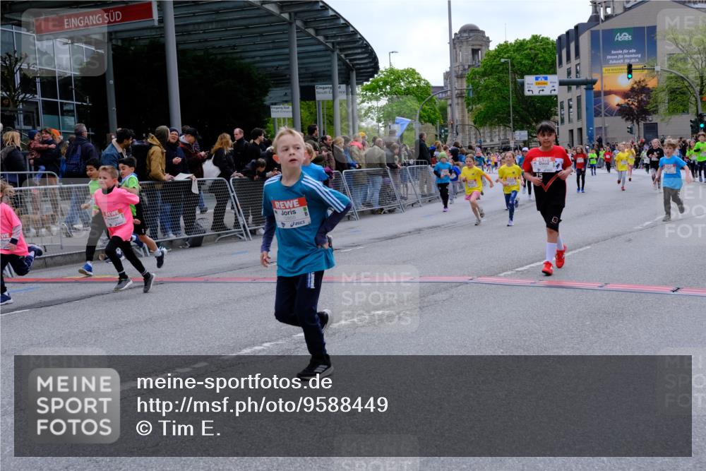 25.04.2026 - Das Zehntel Tim E. http://msf.ph/oto/9588449 25.04.2026 13:02:30 Ziel 10046, 10050, 10077, 10095, 10138, 10144, 10145, 10206, 10325, 10435, 10736, 10834, 10839, 10886, 10934, 10958, 10968, 10969, 10970, 11042, 11192, 11220, 11289, 11437, 11558, 11577, 11588, 12119, 12132, 12265, 12286, 12475, 12503, 12521, 12656, 12705, 12787, 12792, 12855, 12864, 12875, 12878, 12902, 12904, 12906 meine-sportfotos.de