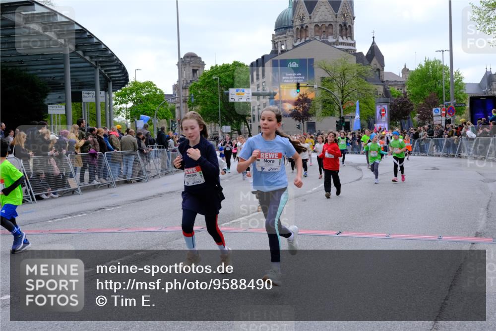 25.04.2026 - Das Zehntel Tim E. http://msf.ph/oto/9588490 25.04.2026 13:02:46 Ziel 10150, 10151, 10153, 10156, 10158, 10275, 10276, 10685, 10689, 10701, 10703, 10752, 10853, 10993, 11215, 11217, 11248, 11251, 11469, 11681, 11694, 11784, 11805, 11816, 12104, 12106, 12279, 12595, 12600, 12636, 12850, 12867, 12997 meine-sportfotos.de