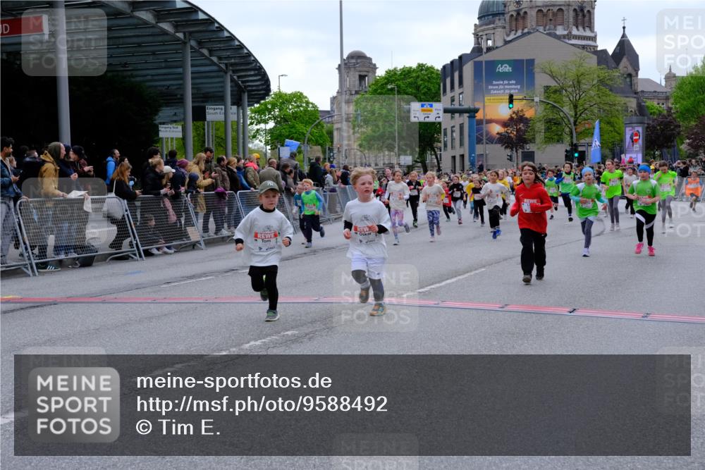 25.04.2026 - Das Zehntel Tim E. http://msf.ph/oto/9588492 25.04.2026 13:02:47 Ziel 10150, 10151, 10153, 10156, 10158, 10275, 10276, 10506, 10685, 10689, 10701, 10703, 10752, 10853, 10993, 11215, 11217, 11248, 11251, 11469, 11681, 11694, 11784, 11805, 11816, 12104, 12106, 12595, 12600, 12636, 12850, 12867, 12937, 12997 meine-sportfotos.de