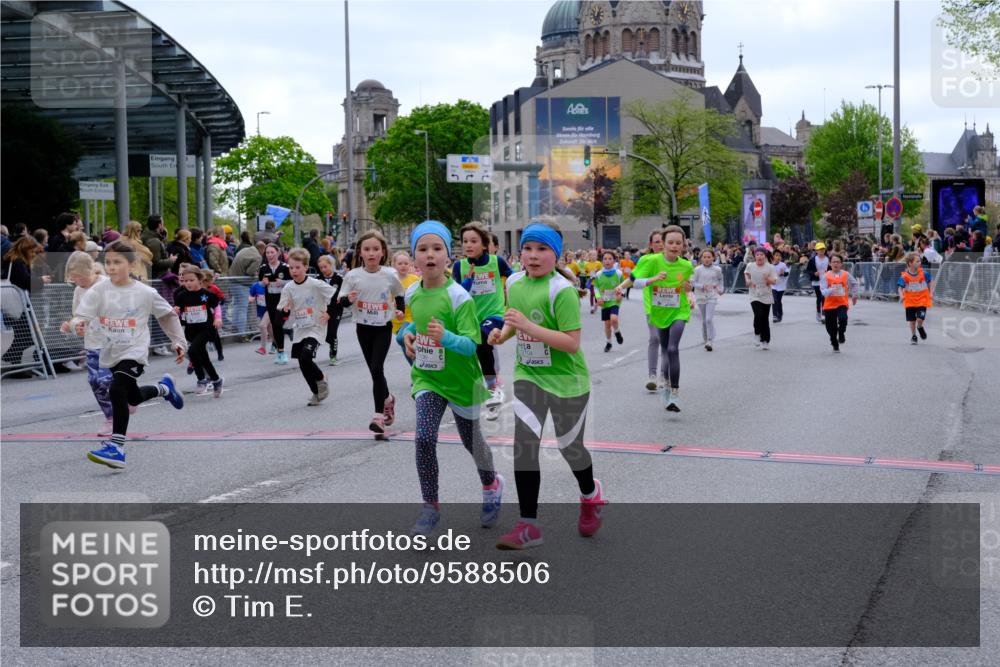 25.04.2026 - Das Zehntel Tim E. http://msf.ph/oto/9588506 25.04.2026 13:02:50 Ziel 10140, 10147, 10150, 10151, 10153, 10154, 10156, 10158, 10159, 10275, 10276, 10506, 10685, 10689, 10701, 10703, 10752, 10791, 10853, 10993, 11178, 11248, 11251, 11399, 11420, 11469, 11681, 11694, 11784, 11805, 11816, 12104, 12106, 12148, 12595, 12600, 12636, 12850, 12867, 12888, 12898, 12937, 12944, 12997 meine-sportfotos.de