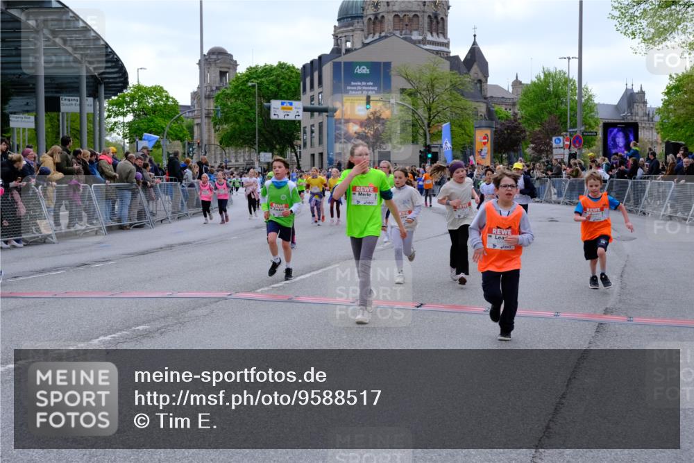 25.04.2026 - Das Zehntel Tim E. http://msf.ph/oto/9588517 25.04.2026 13:02:53 Ziel 10140, 10147, 10150, 10151, 10153, 10154, 10156, 10158, 10159, 10275, 10276, 10506, 10752, 10791, 10853, 11178, 11303, 11399, 11420, 11605, 11620, 11681, 11689, 11694, 11784, 11788, 11805, 11810, 11816, 12104, 12106, 12148, 12595, 12600, 12850, 12888, 12898, 12937, 12944, 12997 meine-sportfotos.de