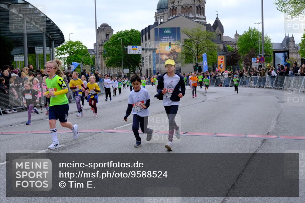 25.04.2026 - Das Zehntel Tim E. http://msf.ph/oto/9588524 25.04.2026 13:02:56 Ziel 10140, 10147, 10150, 10151, 10153, 10154, 10156, 10158, 10159, 10168, 10231, 10401, 10506, 10752, 10791, 10853, 11065, 11178, 11303, 11399, 11420, 11605, 11620, 11681, 11689, 11694, 11784, 11788, 11805, 11810, 11816, 12071, 12073, 12148, 12359, 12374, 12595, 12600, 12850, 12888, 12898, 12937, 12944 meine-sportfotos.de