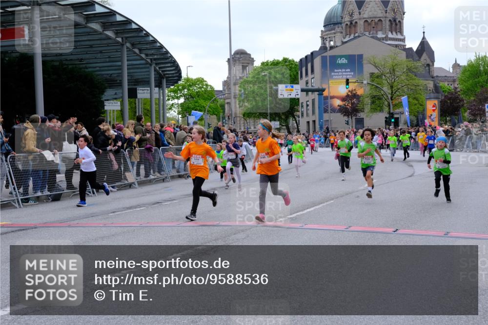 25.04.2026 - Das Zehntel Tim E. http://msf.ph/oto/9588536 25.04.2026 13:03:00 Ziel 10140, 10147, 10154, 10159, 10168, 10231, 10401, 10612, 10613, 10751, 10767, 10791, 11065, 11178, 11180, 11303, 11396, 11399, 11420, 11605, 11620, 11689, 11788, 11810, 12071, 12073, 12148, 12149, 12359, 12374, 12547, 12548, 12567, 12573, 12584, 12585, 12888, 12898, 12944 meine-sportfotos.de