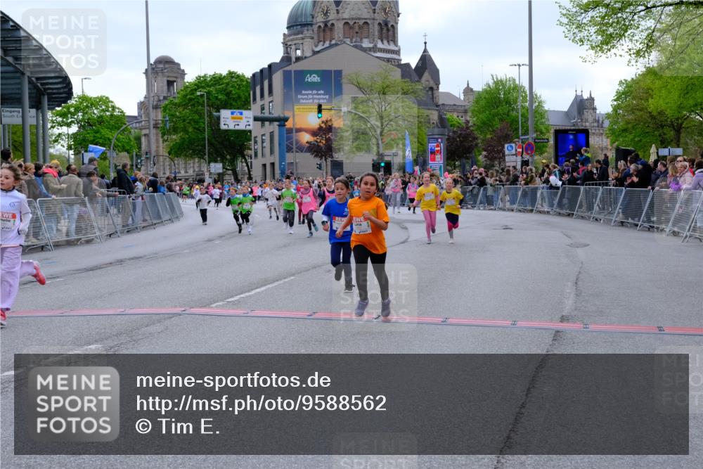 25.04.2026 - Das Zehntel Tim E. http://msf.ph/oto/9588562 25.04.2026 13:03:06 Ziel 10168, 10231, 10401, 10455, 10612, 10613, 10751, 10767, 11060, 11065, 11180, 11196, 11383, 11396, 11585, 11590, 11780, 11820, 12056, 12059, 12071, 12073, 12149, 12179, 12337, 12359, 12374, 12547, 12548, 12567, 12573, 12584, 12585 meine-sportfotos.de