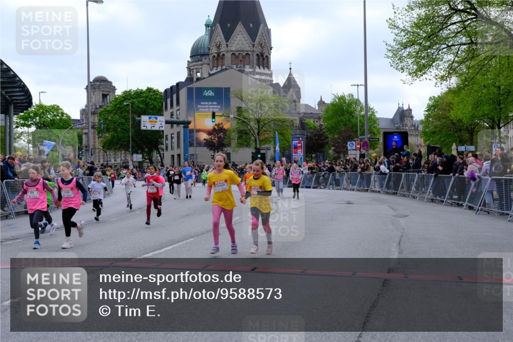 25.04.2026 - Das Zehntel Tim E. http://msf.ph/oto/9588573 25.04.2026 13:03:09 Ziel 10078, 10273, 10274, 10455, 10612, 10613, 10751, 10767, 11060, 11180, 11196, 11383, 11396, 11585, 11590, 11780, 11820, 12056, 12059, 12149, 12179, 12337, 12366, 12378, 12547, 12548, 12567, 12573, 12584, 12585 meine-sportfotos.de