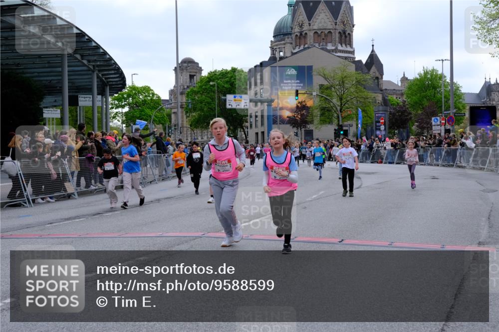 25.04.2026 - Das Zehntel Tim E. http://msf.ph/oto/9588599 25.04.2026 13:03:16 Ziel 10068, 10078, 10273, 10274, 10292, 10305, 11146, 11196, 11375, 11383, 11406, 11585, 11590, 11597, 11624, 11780, 11820, 12056, 12059, 12179, 12366, 12378, 12474, 12524, 12976 meine-sportfotos.de