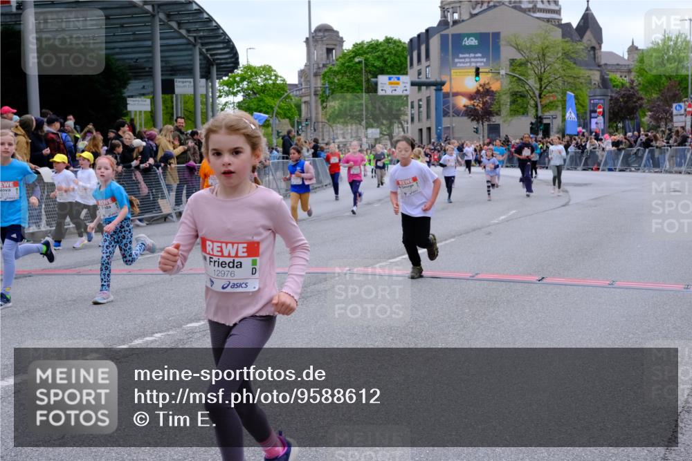 25.04.2026 - Das Zehntel Tim E. http://msf.ph/oto/9588612 25.04.2026 13:03:21 Ziel 10068, 10273, 10292, 10305, 10446, 11138, 11146, 11375, 11378, 11380, 11406, 11597, 11624, 12387, 12474, 12524, 12539, 12890, 12892, 12976, 12981, 12985 meine-sportfotos.de