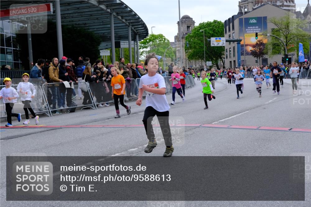 25.04.2026 - Das Zehntel Tim E. http://msf.ph/oto/9588613 25.04.2026 13:03:22 Ziel 10068, 10292, 10305, 10446, 10972, 11138, 11146, 11375, 11378, 11380, 11406, 11597, 11624, 12387, 12474, 12480, 12514, 12524, 12539, 12890, 12892, 12976, 12981, 12985 meine-sportfotos.de