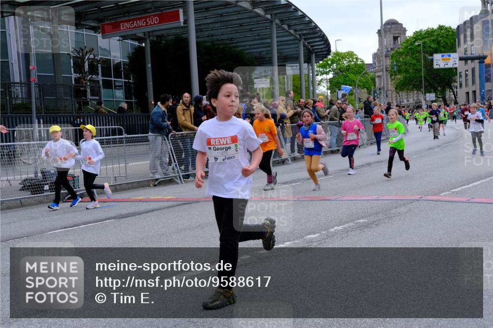 25.04.2026 - Das Zehntel Tim E. http://msf.ph/oto/9588617 25.04.2026 13:03:23 Ziel 10068, 10292, 10305, 10446, 10972, 11138, 11146, 11375, 11378, 11380, 11406, 12387, 12474, 12480, 12514, 12520, 12524, 12539, 12890, 12892, 12976, 12981, 12985 meine-sportfotos.de