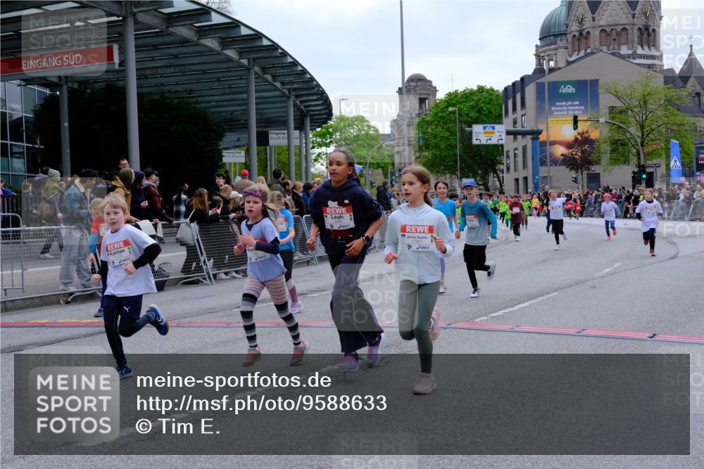 25.04.2026 - Das Zehntel Tim E. http://msf.ph/oto/9588633 25.04.2026 13:03:27 Ziel 10068, 10221, 10446, 10892, 10972, 11061, 11062, 11064, 11138, 11375, 11378, 11380, 12387, 12474, 12480, 12514, 12520, 12524, 12539, 12662, 12890, 12892, 12981, 12985 meine-sportfotos.de