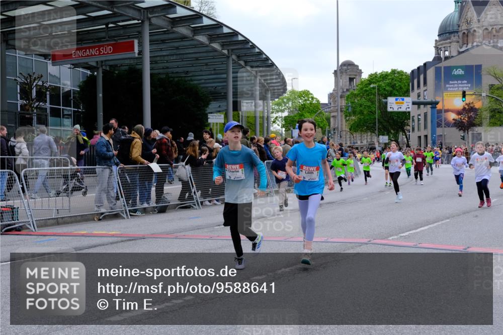 25.04.2026 - Das Zehntel Tim E. http://msf.ph/oto/9588641 25.04.2026 13:03:29 Ziel 10167, 10221, 10446, 10892, 10972, 11061, 11062, 11064, 11138, 11378, 11380, 12172, 12387, 12480, 12514, 12520, 12539, 12662, 12890, 12892, 12981, 12985 meine-sportfotos.de
