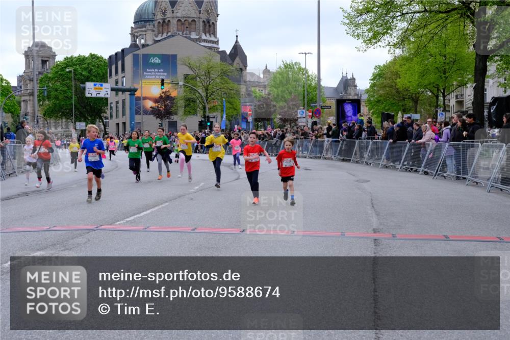 25.04.2026 - Das Zehntel Tim E. http://msf.ph/oto/9588674 25.04.2026 13:03:44 Ziel 10061, 10445, 10614, 10650, 10652, 10658, 10903, 10904, 10962, 10963, 11054, 11803, 11808, 12245, 12588, 12617, 12638 meine-sportfotos.de
