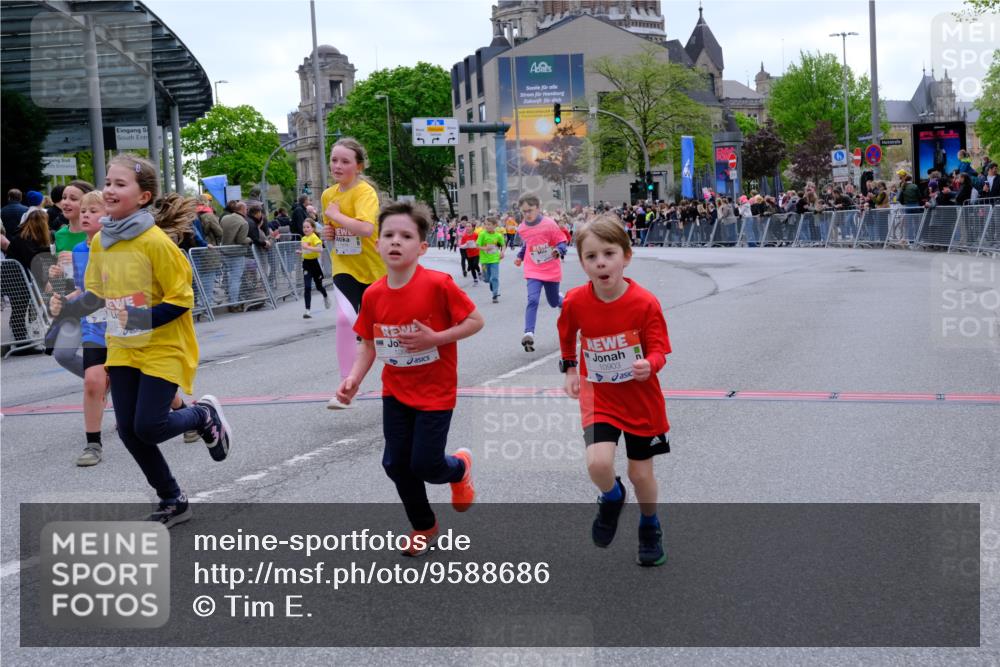 25.04.2026 - Das Zehntel Tim E. http://msf.ph/oto/9588686 25.04.2026 13:03:47 Ziel 10061, 10445, 10552, 10614, 10650, 10652, 10658, 10903, 10904, 10922, 10962, 10963, 11054, 11803, 11808, 12057, 12245, 12253, 12569, 12588, 12617, 12638 meine-sportfotos.de