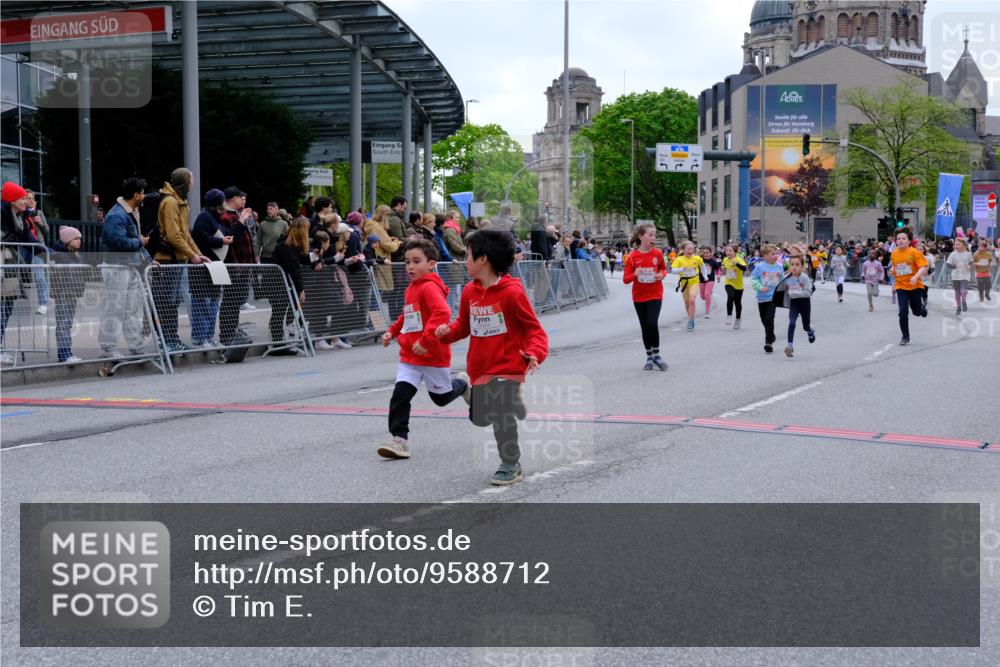 25.04.2026 - Das Zehntel Tim E. http://msf.ph/oto/9588712 25.04.2026 13:03:56 Ziel 10354, 10541, 10552, 10678, 10683, 10922, 11107, 11113, 11276, 11582, 12057, 12245, 12253, 12261, 12290, 12391, 12569, 13000, 13003 meine-sportfotos.de