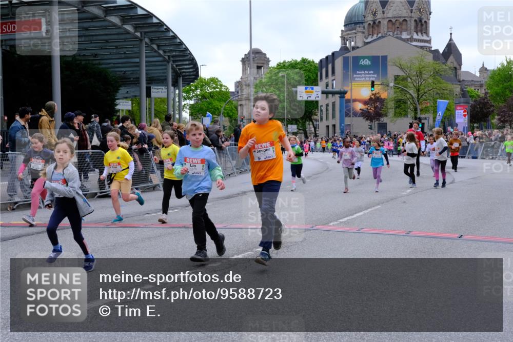 25.04.2026 - Das Zehntel Tim E. http://msf.ph/oto/9588723 25.04.2026 13:03:59 Ziel 10152, 10160, 10340, 10354, 10541, 10552, 10678, 10683, 10922, 11107, 11113, 11276, 11582, 11908, 12066, 12261, 12290, 12391, 13000, 13003 meine-sportfotos.de