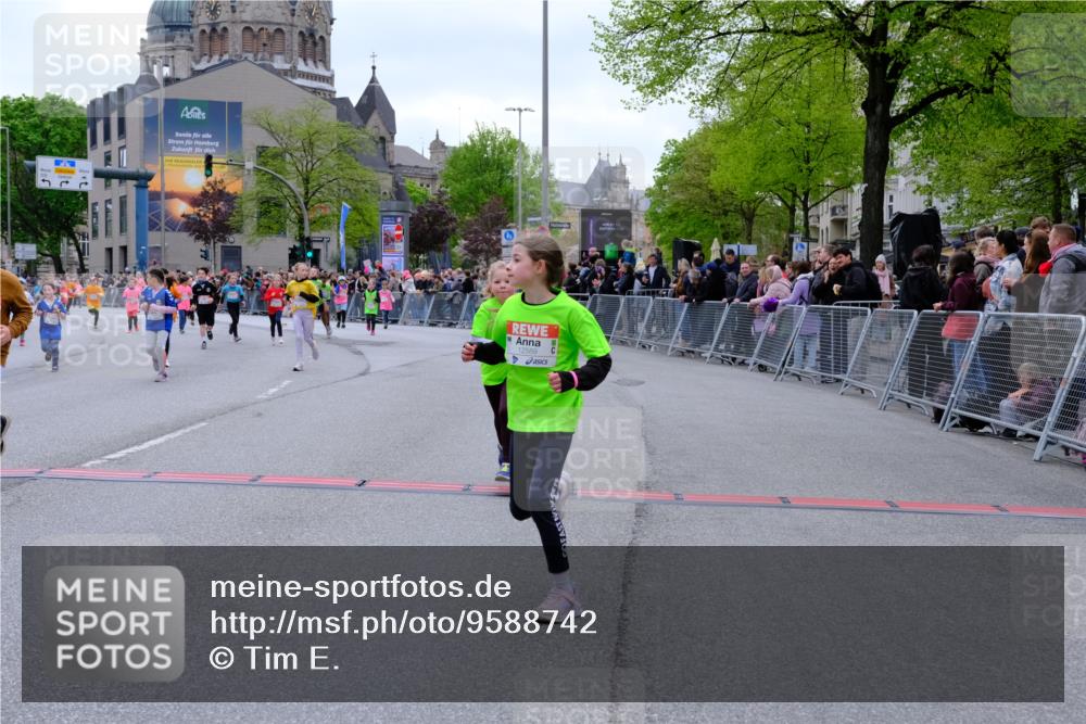 25.04.2026 - Das Zehntel Tim E. http://msf.ph/oto/9588742 25.04.2026 13:04:07 Ziel 10109, 10112, 10126, 10152, 10160, 10339, 10340, 11107, 11113, 11776, 11908, 12066, 12355, 12589, 12593 meine-sportfotos.de