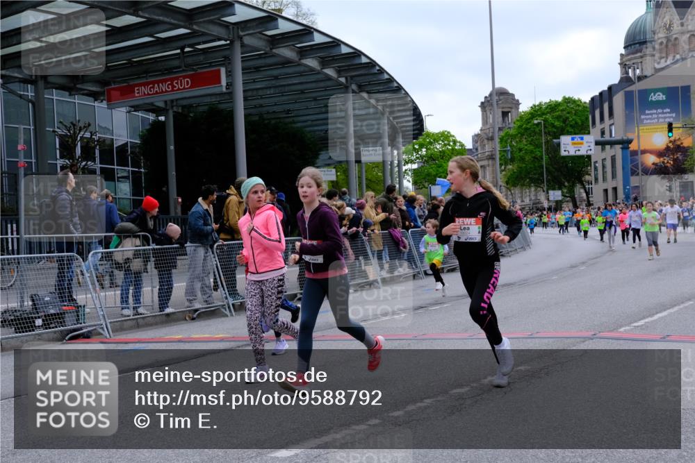 25.04.2026 - Das Zehntel Tim E. http://msf.ph/oto/9588792 25.04.2026 13:04:26 Ziel 10019, 10023, 10024, 10722, 10750, 10825, 10932, 10943, 10951, 11426, 11535, 11677, 12076, 12346, 12540 meine-sportfotos.de