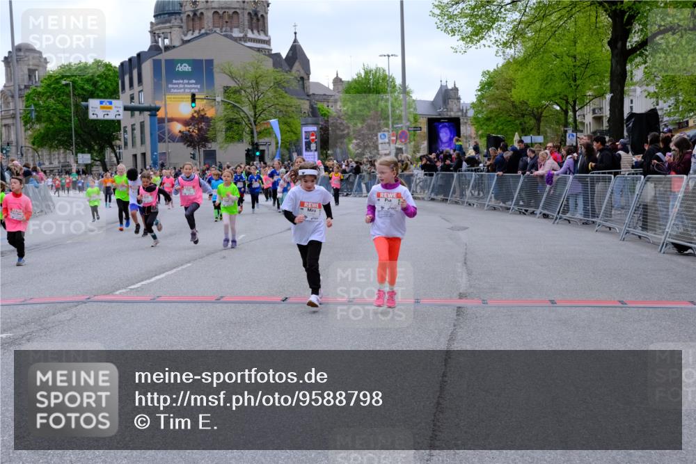 25.04.2026 - Das Zehntel Tim E. http://msf.ph/oto/9588798 25.04.2026 13:04:33 Ziel 10060, 10382, 10402, 10722, 10750, 10825, 11366, 11410, 11426, 11455, 11591, 11598, 11618, 12551, 12553, 12637 meine-sportfotos.de