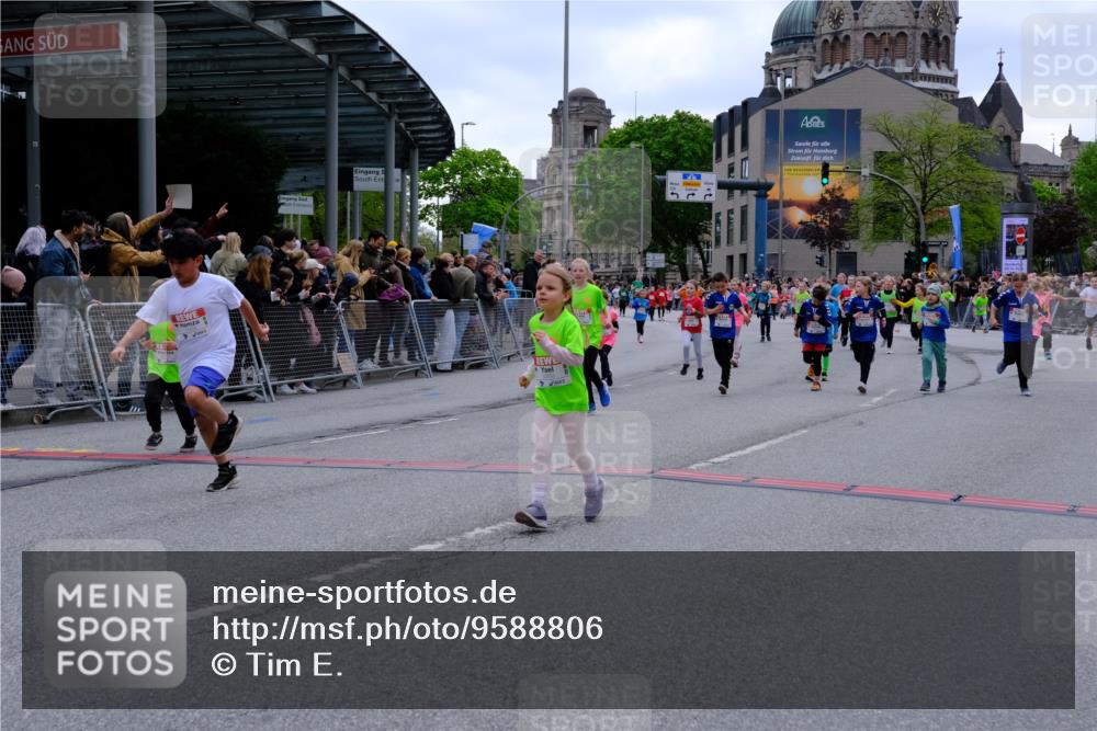 25.04.2026 - Das Zehntel Tim E. http://msf.ph/oto/9588806 25.04.2026 13:04:37 Ziel 10048, 10060, 10064, 10084, 10111, 10113, 10117, 10120, 10324, 10382, 10402, 10447, 10750, 10825, 11199, 11366, 11410, 11426, 11455, 11537, 11591, 11598, 11618, 12551, 12553, 12562, 12637 meine-sportfotos.de