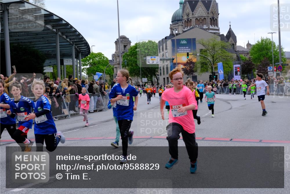 25.04.2026 - Das Zehntel Tim E. http://msf.ph/oto/9588829 25.04.2026 13:04:41 Ziel 10048, 10060, 10064, 10084, 10111, 10113, 10117, 10120, 10324, 10447, 10757, 10769, 10779, 11199, 11455, 11537, 11591, 11598, 11618, 12501, 12551, 12553, 12562, 12637 meine-sportfotos.de