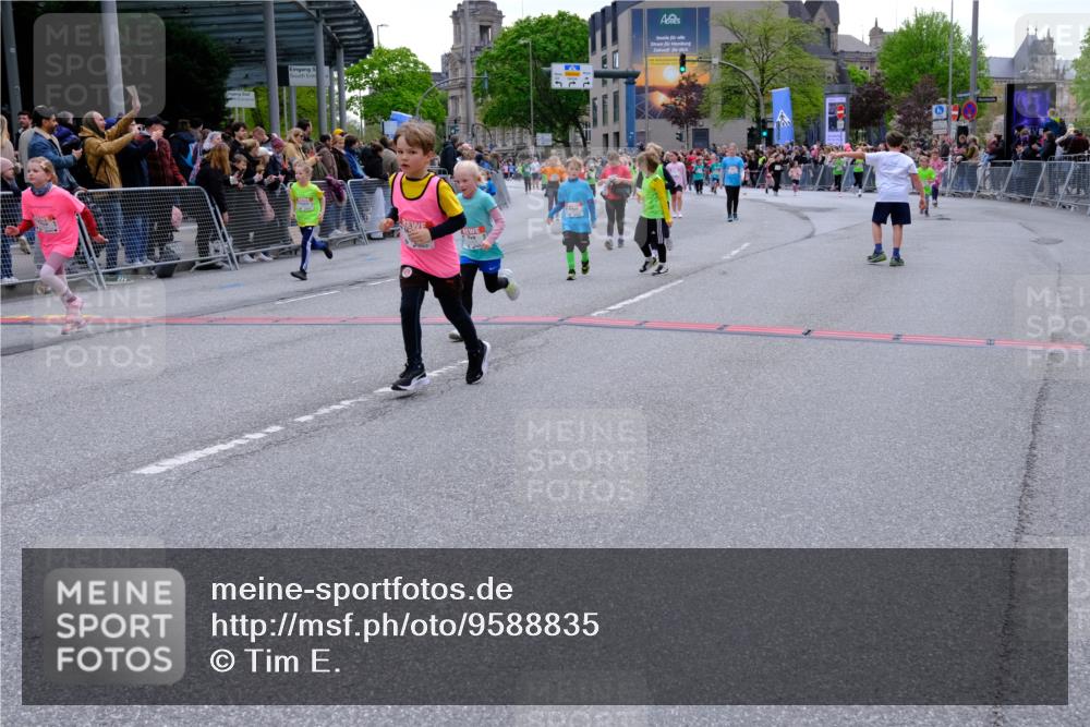 25.04.2026 - Das Zehntel Tim E. http://msf.ph/oto/9588835 25.04.2026 13:04:42 Ziel 10048, 10060, 10064, 10084, 10111, 10113, 10117, 10120, 10324, 10447, 10757, 10769, 10779, 11199, 11455, 11537, 11598, 11618, 12501, 12551, 12553, 12562, 12637, 12836 meine-sportfotos.de